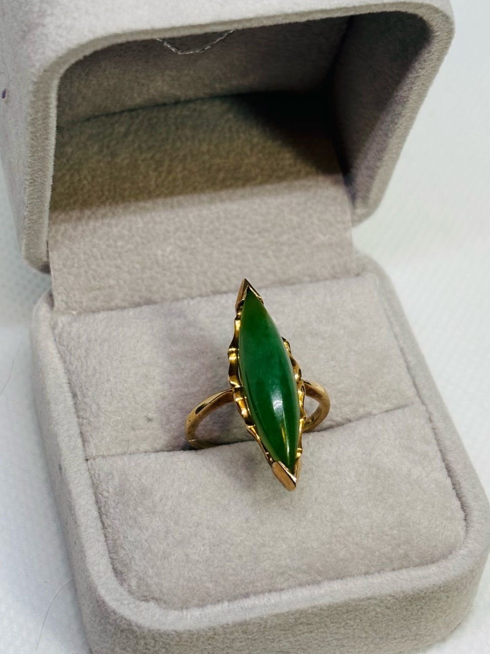 Vintage 14K Yellow Gold Ring with Gothic Marquise Jade, size 6